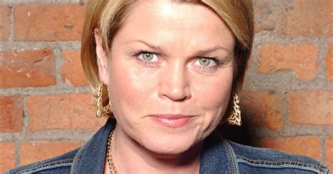 Corrie Janice Battersby Star Slams Talentless Itv Cast Daily Star