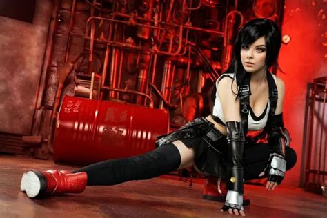 Gorgeous Tifa Lockhart Sexy Cosplay Hot Body Cleavage 4x6 Photograph 5