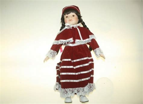 The Classique Collection Porcelain Doll Laura For Sale Ebay