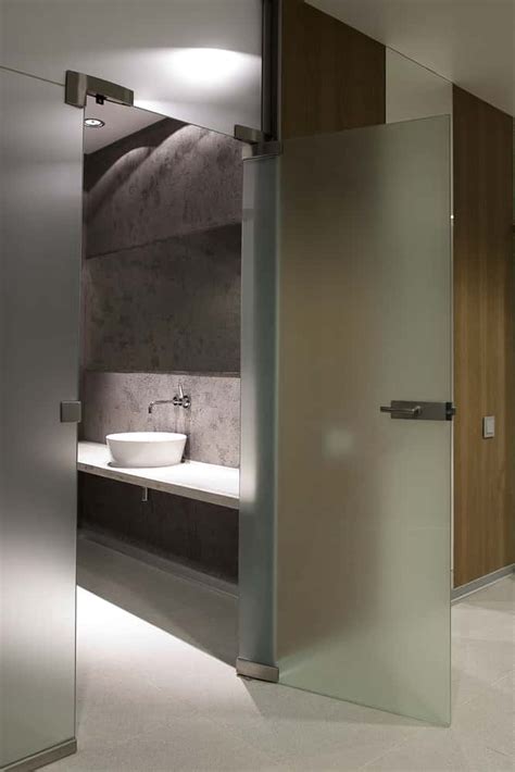 10 Elegant Bathroom Glass Door Design Ideas