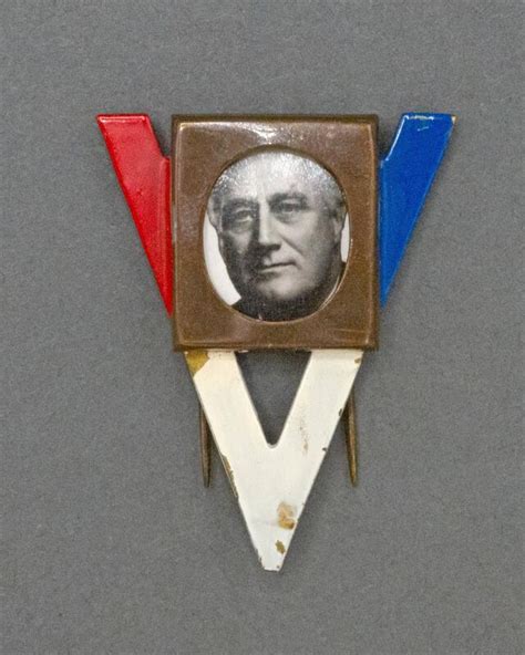roosevelt campaign pin 1944 all artifacts franklin d roosevelt presidential library and museum