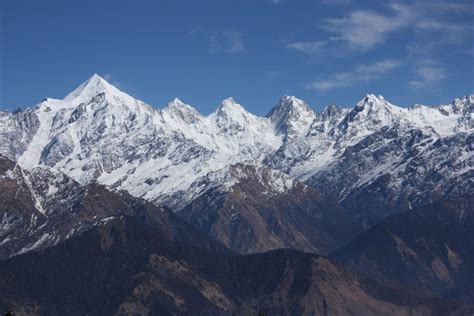 Among the places in india that experience snowfall, tawang is a vision of fluttering prayer flags and transparent glassy abodes that is a delightful treat for manali is among those destinations that lures tourists with its allure of a gorgeous snowfall. Top 15 Most Beautiful Natural Scenic Attractions in India