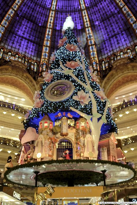 Christmas Tree At Galeries Lafayette Blog About Paris Food And Travel