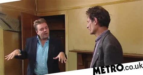 Martin roberts is one of the uk's most respected property, travel and lifestyle tv presenters and journalists. Homes Under The Hammer: Martin Roberts' invisible piano ...
