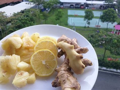 Sejak kecil, orangtua kita selalu mengingatkan untuk minum air putih setiap hari dalam jumlah yang banyak. Perut Kempis & Tubuh Langsing Di Hari Raya, Amalkan Minum ...