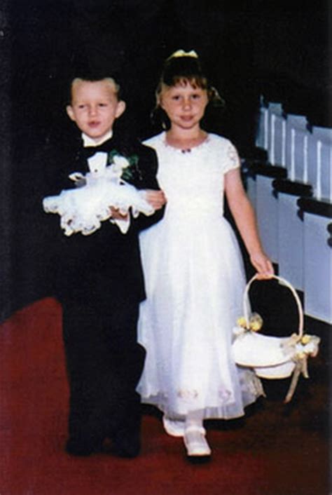 Love At First Sight Flower Girl And Ring Bearer Marry Each Other 17 Years Later Irish Mirror
