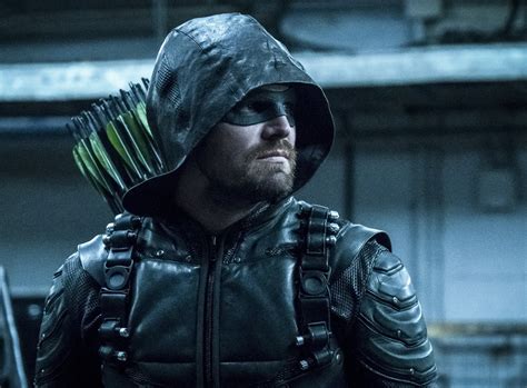 Arrow Oliver Queen Goes Solo In The New Promo For Season 6 Episode 18