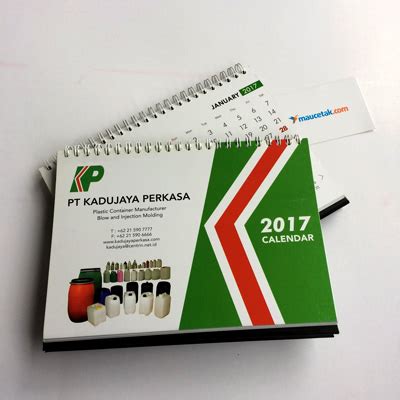 Desain kalender dinding isi 2 bulan ini simpel dan memberi ruang foto yang termuat besar, jadi cocoknya buat kalender perusahaan atau kantor dinas. Cetak Kalender Meja Murah di Jakarta - Percetakan Jakarta ...