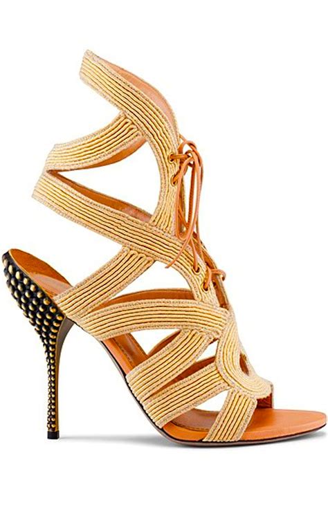 Le migliori bacheche di serena rossi. Pin su Head Over Heels!