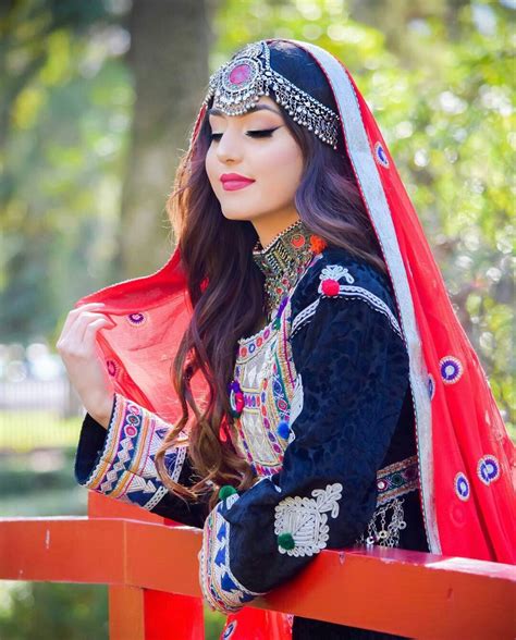 Pin By Yasir Khan On Afghan Girls And Dresses Afghan Girl Afghan