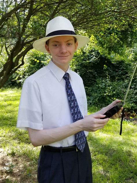 Serving LOOKS out here. Have we seen Reviewbrah in a hat before ...