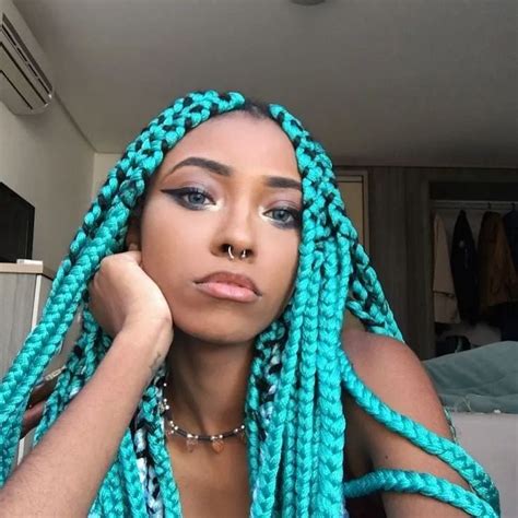 Box Braids Hairstyles— All You Need To Know Before Installing This