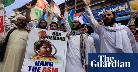 Pakistan Works To Stop Asia Bibi Leaving After Blasphemy Protests