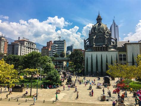 A Digital Nomad Guide To Living In Medellin Colombia Mnnofa