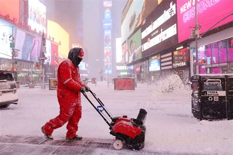 Winter Storm Pummeling New York City With At Least Half Foot Of Snow