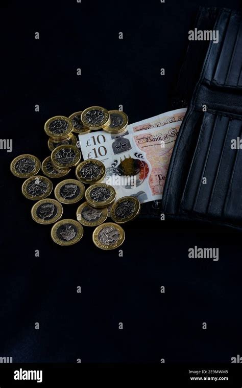 Wallet And Cash Stock Photo Alamy