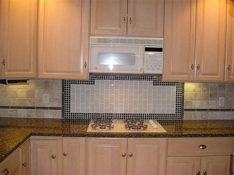 Amazing Glass Tile Backsplashes Design To Spruce Up Your Kitchen Home
