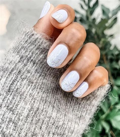 Winter 2022 Manicure Trend What Nail Polish Color To Choose Find Out