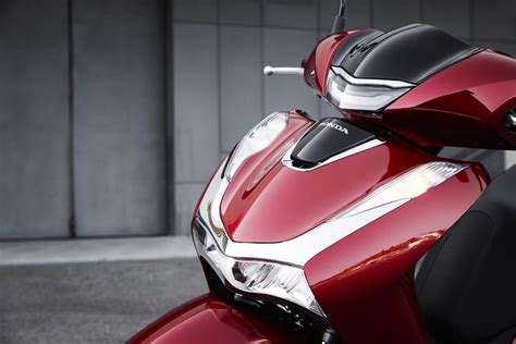 2020 (mmxx) was a leap year starting on wednesday of the gregorian calendar, the 2020th year of the common era (ce) and anno domini (ad) designations, the 20th year of the 3rd millennium. Honda SH125i Scoopy 2020: inmortal | SoyMotero.net