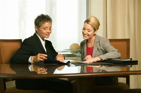 Build a job description are you a job seeker? Executive Assistant Job Description: Salary, Skills ...