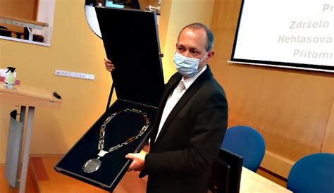 Detta behöver inte vara petrs hemadress. Hejtmanem Karlovarského kraje byl zvolen Petr Kulhánek ...