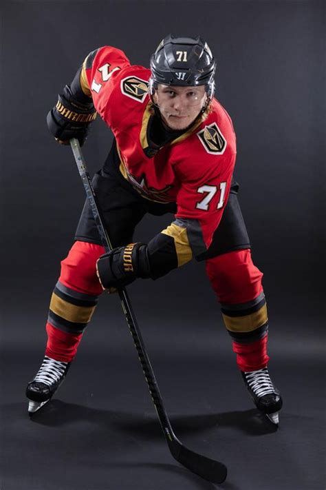 Lightweight, flexible crests and patches that fold easy fanfit: New look at Golden Knights red 'Reverse Retro' jerseys | KLAS