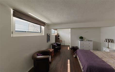 So finden im keller zum beispiel das büro des vaters, das nähzimmer der mutter, die sauna oder der fitnessraum ihre neue heimat. Daylight in Basement rooms - Heliobus | Souterrain wohnung ...