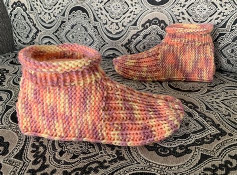 Child shoe size 2 to women's size 7 large: How to Knit Slippers Just Like Granny Made in 2020 ...
