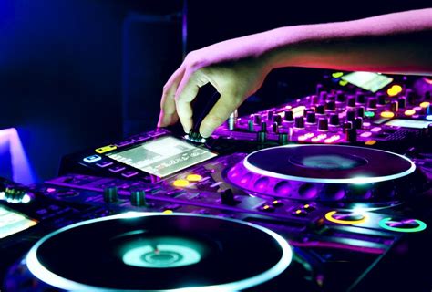 Dj Virtualdj Provides Instant Bpm Beat Matching Synchronized Sampler