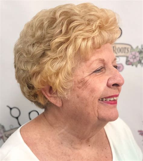 20 Elegant Hairstyles For Women Over 70 To Pull Off In 2021 In 2021 Womens Hairstyles Hair