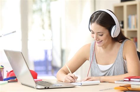 Taking Online Classes in College: 5 Tips to Help You Succeed ...