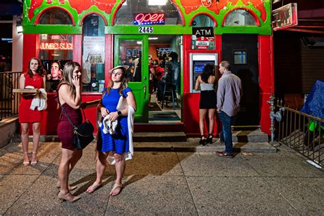 Scenes From Late Night Eats Around The World Condé Nast Traveler