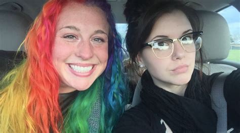 These Two Sisters Have Completely Opposite Styles And The Internet