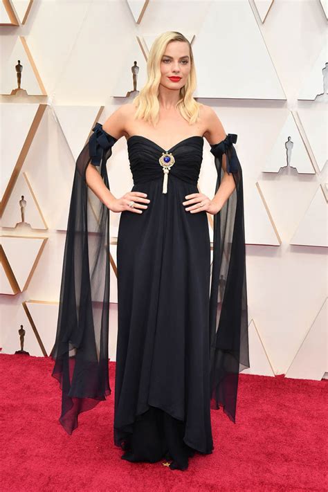 Margot Robbie Is Laineys Pick For Worst Dressed At The 2020 Oscars