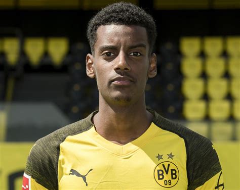 Check out his latest detailed stats including goals, assists, strengths & weaknesses and match ratings. Alexander Isak to return to Sweden?
