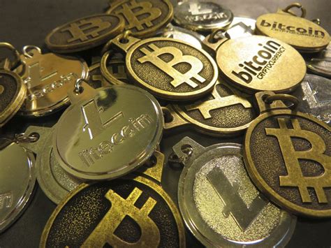 Although bitcoin dominates cryptocurrency activity, like any software program, it has strengths and weaknesses; What is Cryptocurrency? Everything You Need to Know # ...