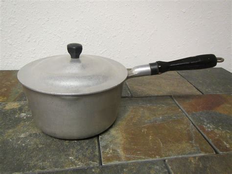 Vintage MAJESTIC COOKWARE Qt Sauce PAN With Wood Handle Etsy Saucepan Wood Handle