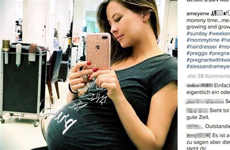 Pocher ist der sohn von gerhard und jutta pocher; Fotostrecke: Serienstar schwanger: Laura Prepon ...