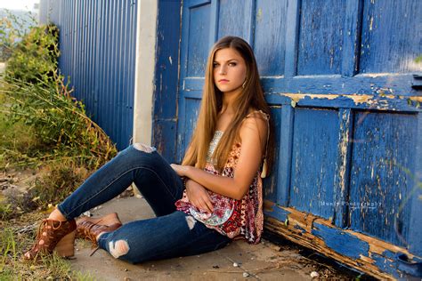Munfy Photography Specializing In Creative And Beautiful High School Senior Photography In