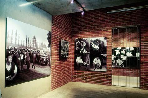 | meaning, pronunciation, translations and examples. Soweto Tour & Apartheid Museum Visit in Johannesburg | My ...
