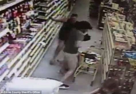 Video Mother Stops Man From Abducting Her Daughter In Dollar General