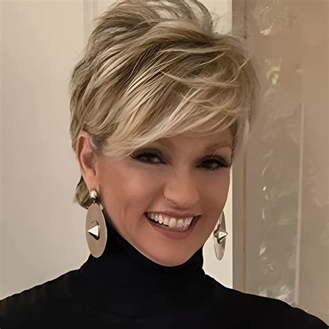 Queentas Short Blonde Wigs For White Women Black Women Pixie Layered Blonde Wig With Bangs