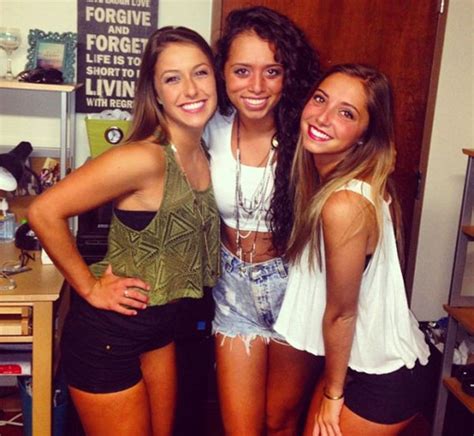 College Girls Are Party Girls 25 Pics