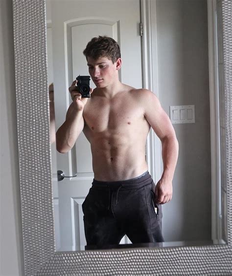 Barechest Sexy Male Selfies Straight Beefy Dude