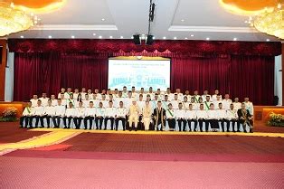 ديوان نڬري ڤراق) terdiri daripada 59 kawasan dewan undangan negeri (dun). DYMM Paduka Seri Sultan Perak, Sultan Nazrin Muizzuddin ...