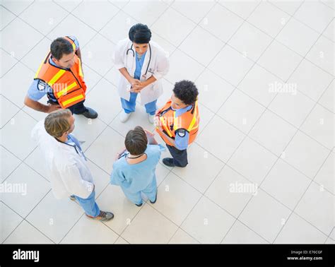 Doctors Nurses And Paramedics Talking In Hospital Stock Photo Alamy