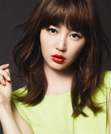 The fan meeting was held at nakano zero great hall, a large auditorium that seats approximately 2,000 people. Yoon Eun Hye's Orange Makeup for MAC Is This Season's ...