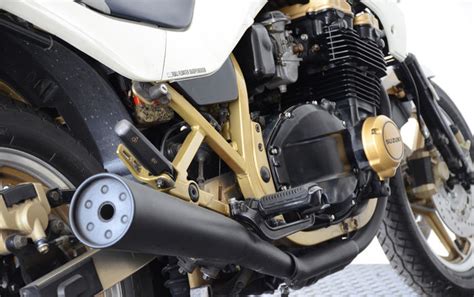 #suzukigsx750s3katana #выдвижнаяфара #катанав 80х годах многие автопроизводители выпускали модные по тем временам автомобили с выдвигающимися фарами.даже. Suzuki GSX 750 SE KATANA III pop-up headlight - 1984 ...