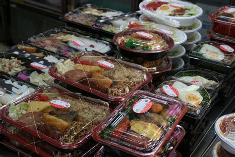 沖縄本島・那覇の惣菜屋「丸江弁当」 World Travelers「温泉旅館・ホテル宿泊＆グルメblog」