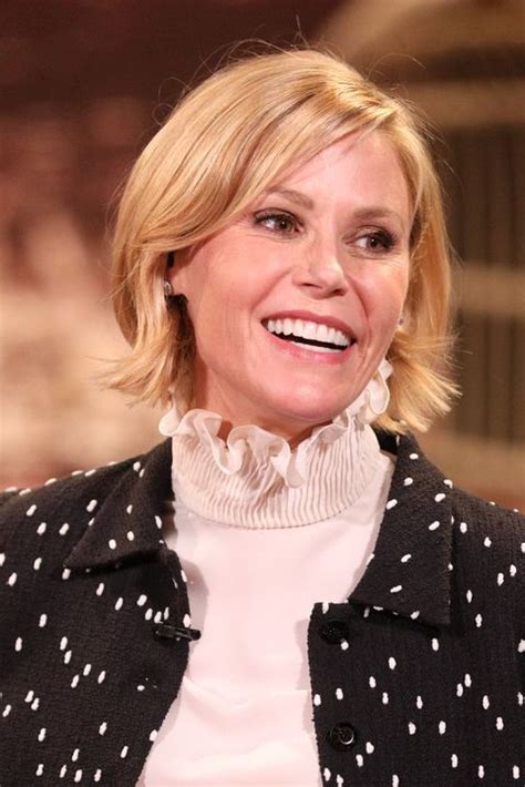 Gorgeous Hairstyles For Women Over 50 Julie Bowen Blunt Bob